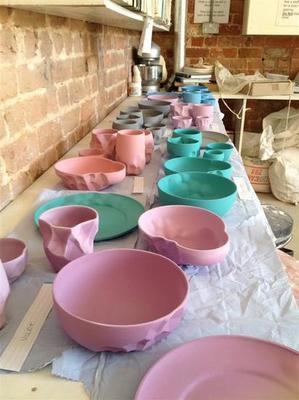 科技與藝術(shù)的交融 美女用3D打印技術(shù)打造精美陶瓷器